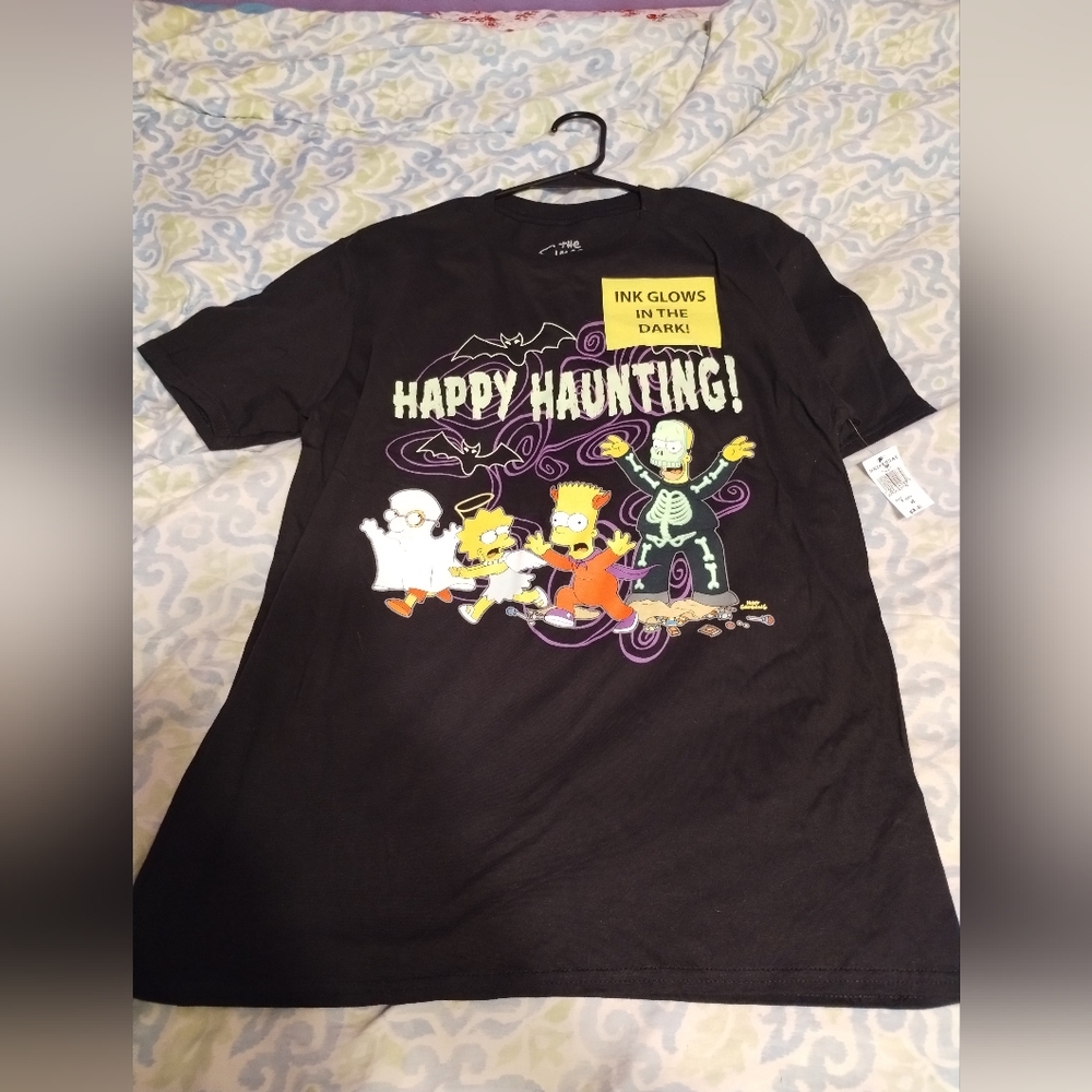 Glow in the dark Halloween Simpsons t-shirt.
